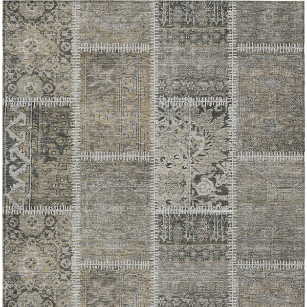Homeroots 3' Brown And Beige Patchwork Washable Area Rug - Stylish, Durable, And Perfect For Indoor Or Outdoor Use 3' X 5' Polyester 579391