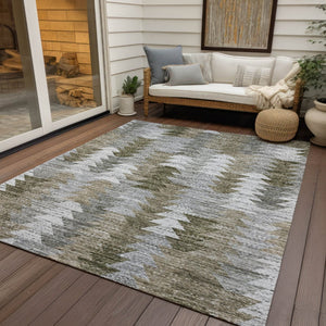 HomeRoots 5' Modern Geometric Washable Area Rug in Brown, Beige, and Gray for Indoor & Outdoor Spaces 5' X 8' 579500