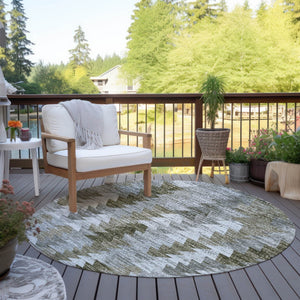 HomeRoots 5' Modern Geometric Washable Area Rug in Brown, Beige, and Gray for Indoor & Outdoor Spaces 8' Round 579501