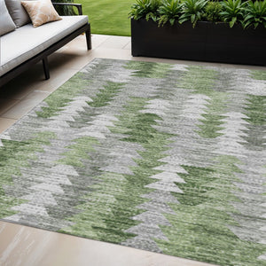 HomeRoots 5' Geometric Green Area Rug - Durable, Washable Indoor/Outdoor Design for Modern Spaces and High Traffic 5' X 8' 579506