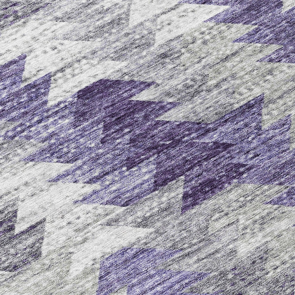 HomeRoots 5' Stylish Purple Lavender and Gray Geometric Area Rug for Indoor and Outdoor Spaces, Washable Design 8' Round 579513