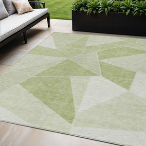 Homeroots 3' Geometric Artichoke Green Area Rug - Stylish Washable Design For Indoor & Outdoor Spaces 5' X 8' Polyester 579524