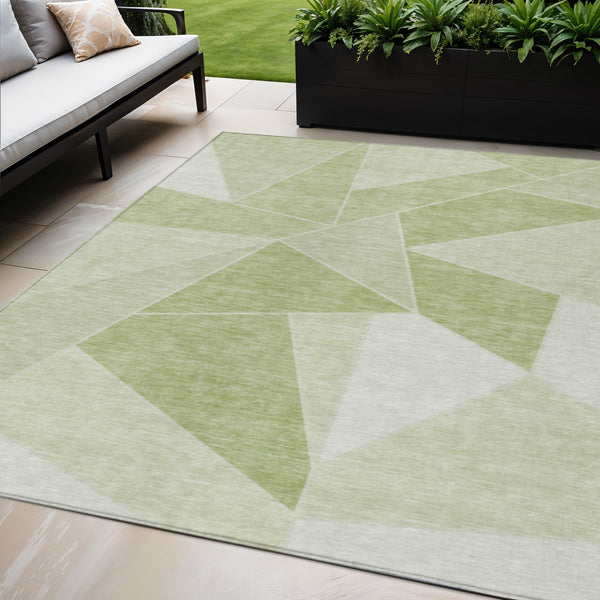 Homeroots 3' Geometric Artichoke Green Area Rug - Stylish Washable Design For Indoor & Outdoor Spaces 5' X 8' Polyester 579524