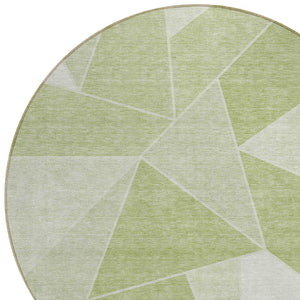 Homeroots 3' Geometric Artichoke Green Area Rug - Stylish Washable Design For Indoor & Outdoor Spaces 8' Round Polyester 579525