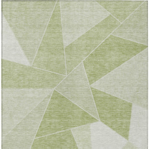Homeroots 3' Geometric Artichoke Green Area Rug - Stylish Washable Design For Indoor & Outdoor Spaces 8' X 10' Polyester 579526