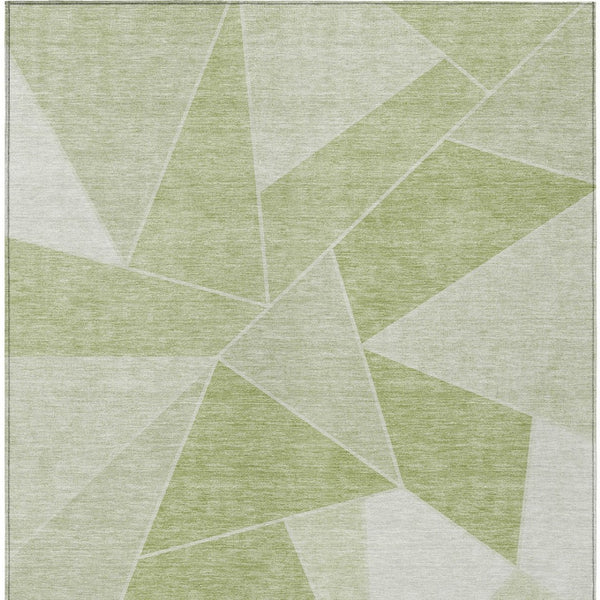 Homeroots 3' Geometric Artichoke Green Area Rug - Stylish Washable Design For Indoor & Outdoor Spaces 8' X 10' Polyester 579526