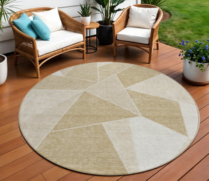 Homeroots 3' Geometric Artichoke Green Area Rug - Stylish Washable Design For Indoor & Outdoor Spaces 8' Round Polyester 579531