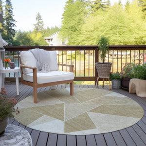 Homeroots 3' Geometric Artichoke Green Area Rug - Stylish Washable Design For Indoor & Outdoor Spaces 8' Round Polyester 579531
