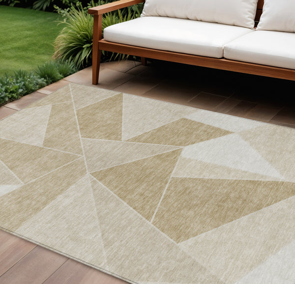 Homeroots 3' Geometric Artichoke Green Area Rug - Stylish Washable Design For Indoor & Outdoor Spaces 9' X 12' Polyester 579533