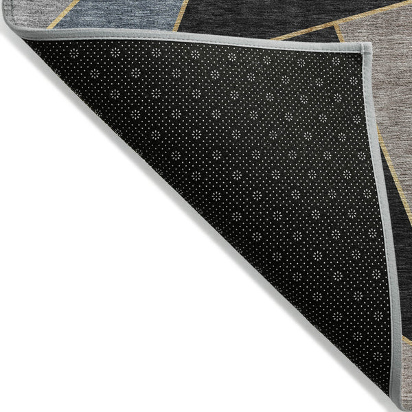 Homeroots 3' Geometric Artichoke Green Area Rug - Stylish Washable Design For Indoor & Outdoor Spaces 3' X 5' Polyester 579535