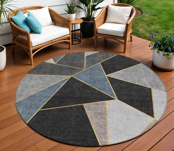 Homeroots 3' Geometric Artichoke Green Area Rug - Stylish Washable Design For Indoor & Outdoor Spaces 8' Round Polyester 579537