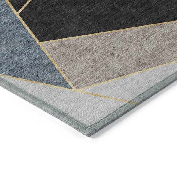 Homeroots 3' Geometric Artichoke Green Area Rug - Stylish Washable Design For Indoor & Outdoor Spaces 8' X 10' Polyester 579538