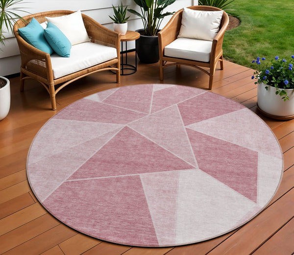 Homeroots 3' Geometric Artichoke Green Area Rug - Stylish Washable Design For Indoor & Outdoor Spaces 8' Round Polyester 579543