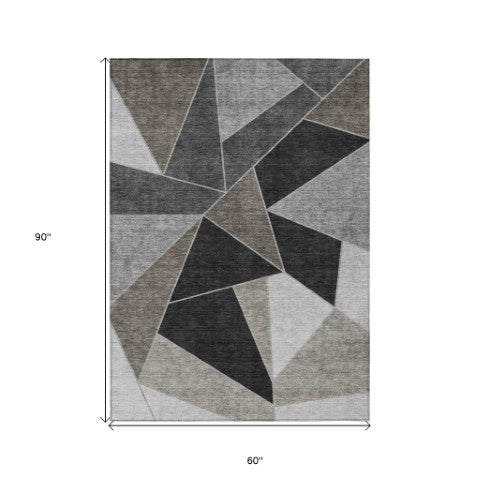 Homeroots 3' Geometric Artichoke Green Area Rug - Stylish Washable Design For Indoor & Outdoor Spaces 5' X 8' Polyester 579554