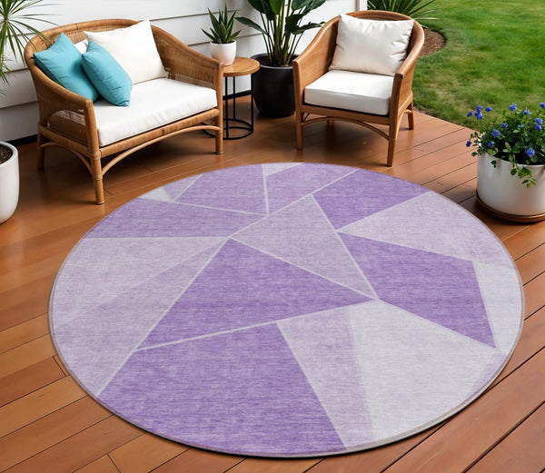 Homeroots 3' Geometric Artichoke Green Area Rug - Stylish Washable Design For Indoor & Outdoor Spaces 8' Round Polyester 579567