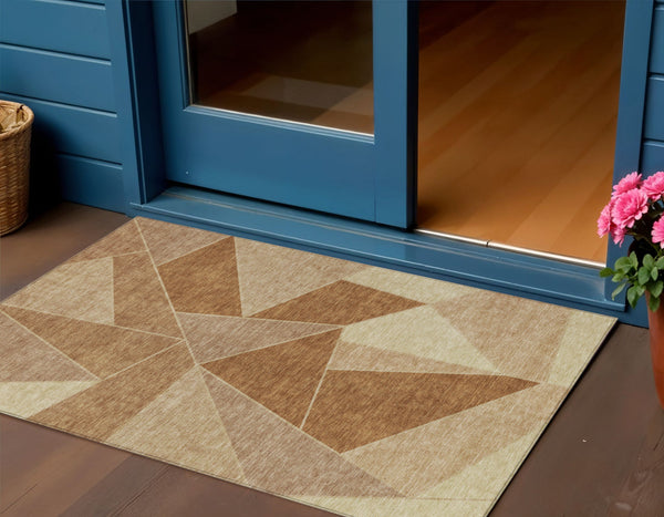 Homeroots 3' Geometric Artichoke Green Area Rug - Stylish Washable Design For Indoor & Outdoor Spaces 3' X 5' Polyester 579571