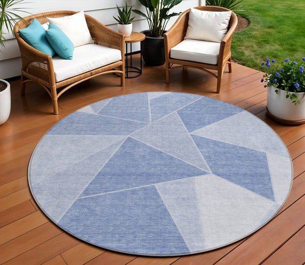 Homeroots 3' Geometric Artichoke Green Area Rug - Stylish Washable Design For Indoor & Outdoor Spaces 8' Round Polyester 579579