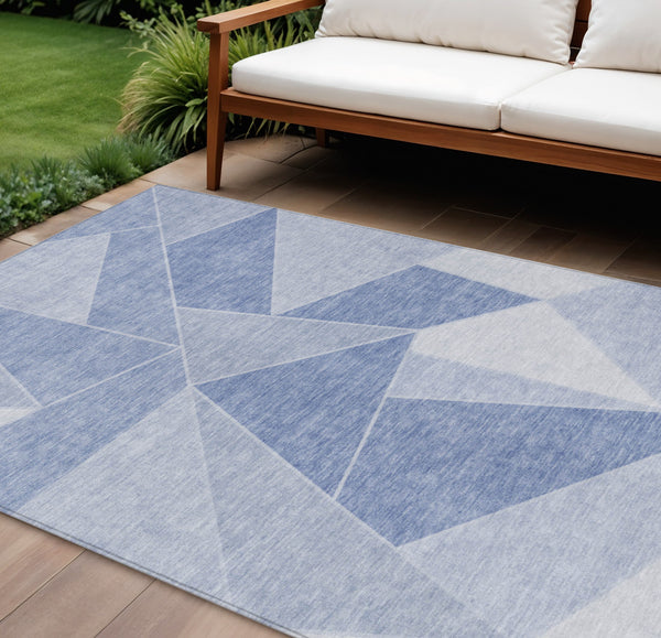 Homeroots 3' Geometric Artichoke Green Area Rug - Stylish Washable Design For Indoor & Outdoor Spaces 10' X 14' Polyester 579582