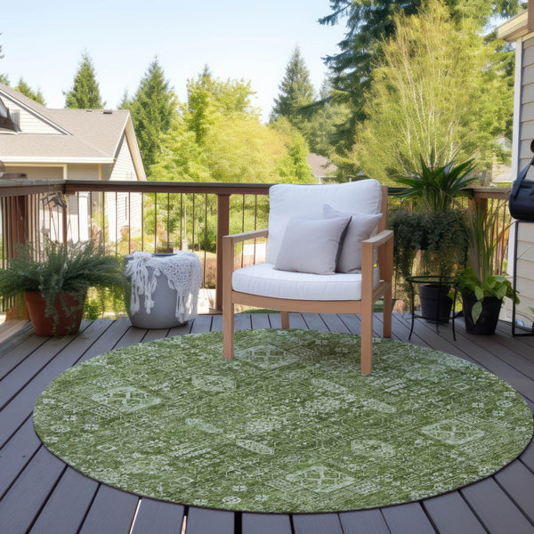 Homeroots 3' Artichoke Green & Ivory Oriental Washable Area Rug - Durable Indoor/Outdoor Design For Every Space 8' Round Polyester 579591