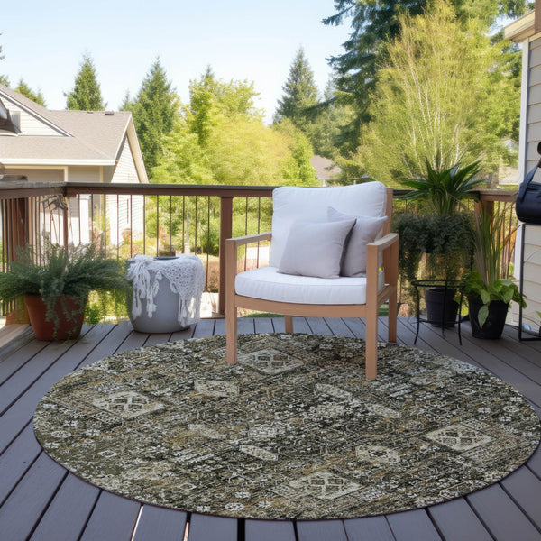 Homeroots 3' Artichoke Green & Ivory Oriental Washable Area Rug - Durable Indoor/Outdoor Design For Every Space 8' Round Polyester 579615