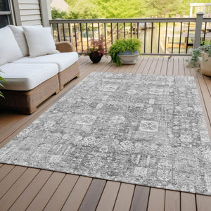 Homeroots 3' Artichoke Green & Ivory Oriental Washable Area Rug - Durable Indoor/Outdoor Design For Every Space 5' X 8' Polyester 579626