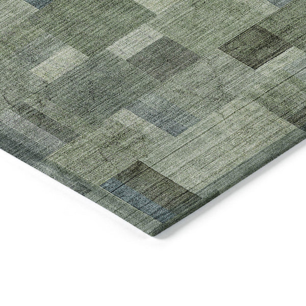 Homeroots 3' Geometric Washable Indoor Outdoor Area Rug In Green And Mint – Stylish, Durable, And Versatile! 3' X 5' Polyester 579667