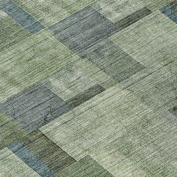 Homeroots 3' Geometric Washable Indoor Outdoor Area Rug In Green And Mint – Stylish, Durable, And Versatile! 8' Round Polyester 579669