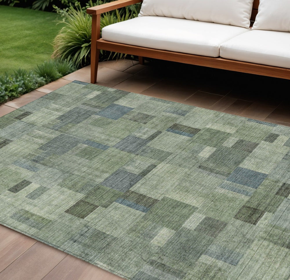 HomeRoots 9' Geometric Washable Indoor Outdoor Area Rug in Green and Mint for Modern Living Spaces and Patios 9' X 12' 579671