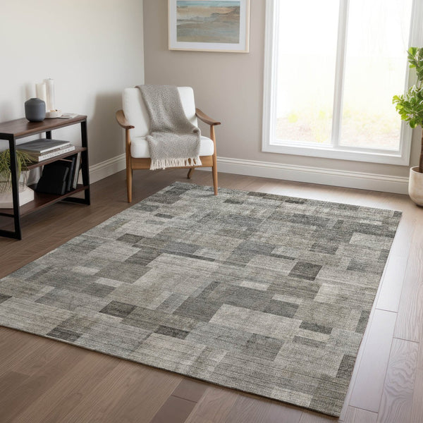 Homeroots 3' Geometric Washable Indoor Outdoor Area Rug In Green And Mint – Stylish, Durable, And Versatile! 8' X 10' Polyester 579676