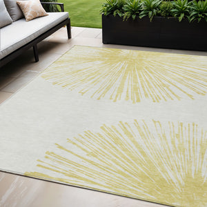 Homeroots 3' Artichoke Green And Ivory Abstract Washable Area Rug For Stylish Indoor Outdoor Spaces 5' X 8' Polyester 579752