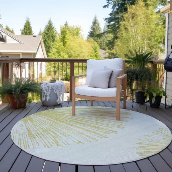 Homeroots 3' Artichoke Green And Ivory Abstract Washable Area Rug For Stylish Indoor Outdoor Spaces 8' Round Polyester 579753