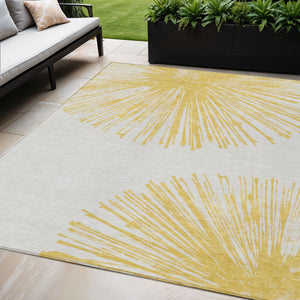 Homeroots 3' Artichoke Green And Ivory Abstract Washable Area Rug For Stylish Indoor Outdoor Spaces 5' X 8' Polyester 579770