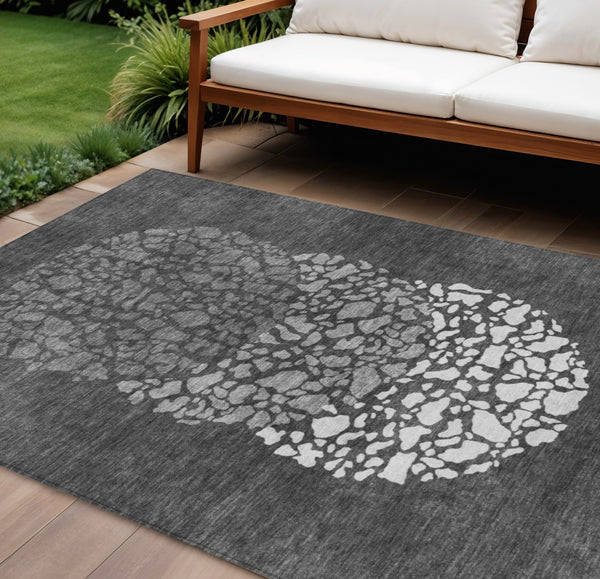 Homeroots 3' Beige Tan And Taupe Abstract Washable Area Rug For Indoor And Outdoor High Traffic Spaces 9' X 12' Polyester 579797
