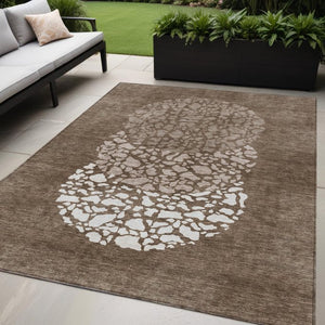 Homeroots 3' Beige Tan And Taupe Abstract Washable Area Rug For Indoor And Outdoor High Traffic Spaces 5' X 8' Polyester 579800