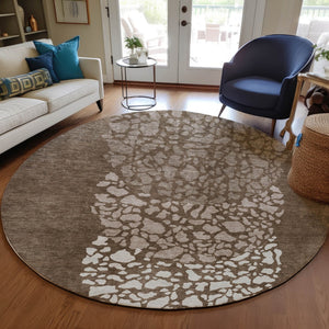 Homeroots 3' Beige Tan And Taupe Abstract Washable Area Rug For Indoor And Outdoor High Traffic Spaces 8' Round Polyester 579801