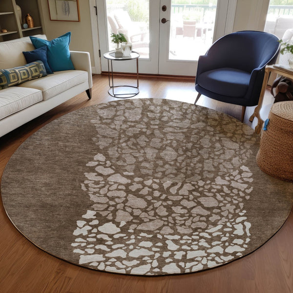 Homeroots 3' Beige Tan And Taupe Abstract Washable Area Rug For Indoor And Outdoor High Traffic Spaces 8' Round Polyester 579801