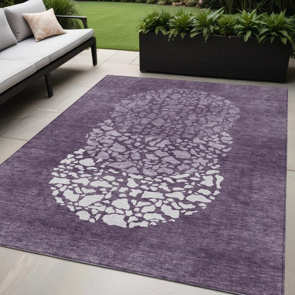 Homeroots 3' Beige Tan And Taupe Abstract Washable Area Rug For Indoor And Outdoor High Traffic Spaces 5' X 8' Polyester 579806