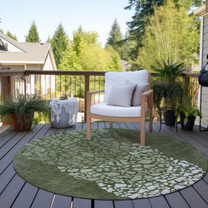 Homeroots 3' Beige Tan And Taupe Abstract Washable Area Rug For Indoor And Outdoor High Traffic Spaces 8' Round Polyester 579813