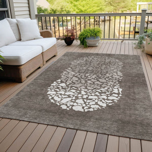Homeroots 3' Beige Tan And Taupe Abstract Washable Area Rug For Indoor And Outdoor High Traffic Spaces 5' X 8' Polyester 579824