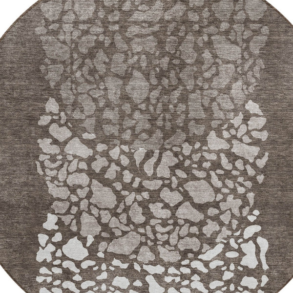 Homeroots 3' Beige Tan And Taupe Abstract Washable Area Rug For Indoor And Outdoor High Traffic Spaces 8' Round Polyester 579825