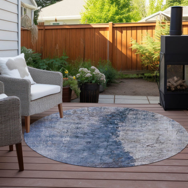 HomeRoots 5' Navy Blue and Gray Abstract Washable Area Rug – Versatile Indoor/Outdoor Design for Any Space 8' Round 579861