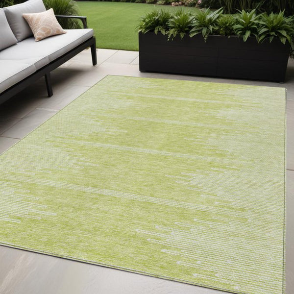 Homeroots 3' Stylish Artichoke Green Ivory Abstract Washable Area Rug For Indoor And Outdoor Spaces 5' X 8' Polyester 579872