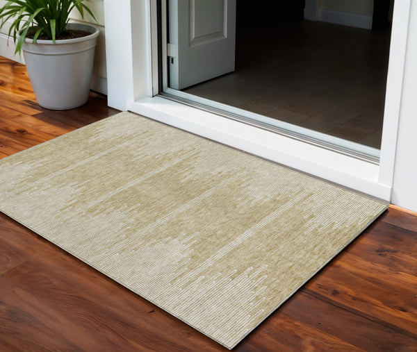 Homeroots 3' Stylish Artichoke Green Ivory Abstract Washable Area Rug For Indoor And Outdoor Spaces 3' X 5' Polyester 579877