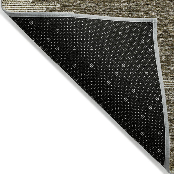 Homeroots 3' Stylish Artichoke Green Ivory Abstract Washable Area Rug For Indoor And Outdoor Spaces 5' X 8' Polyester 579890