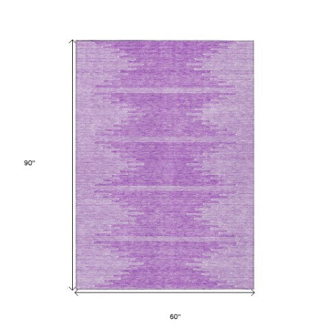 Homeroots 3' Stylish Artichoke Green Ivory Abstract Washable Area Rug For Indoor And Outdoor Spaces 5' X 8' Polyester 579914