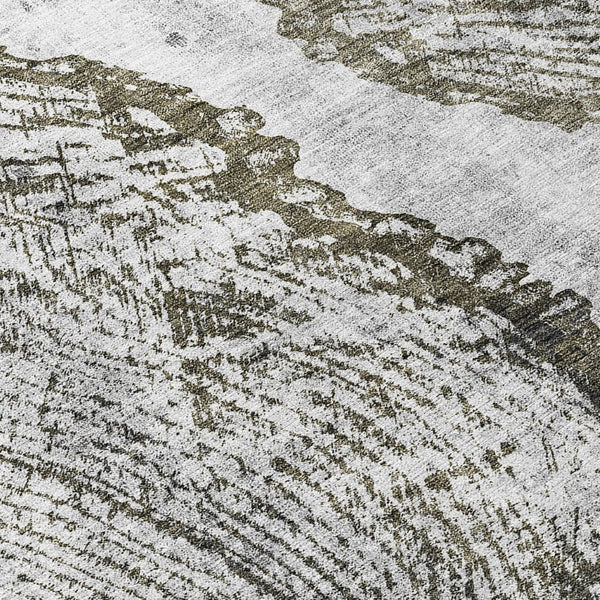 HomeRoots 5' Gray Taupe and Silver Abstract Area Rug - Washable, Durable, and Versatile for Indoor/Outdoor Use 8' Round 579939