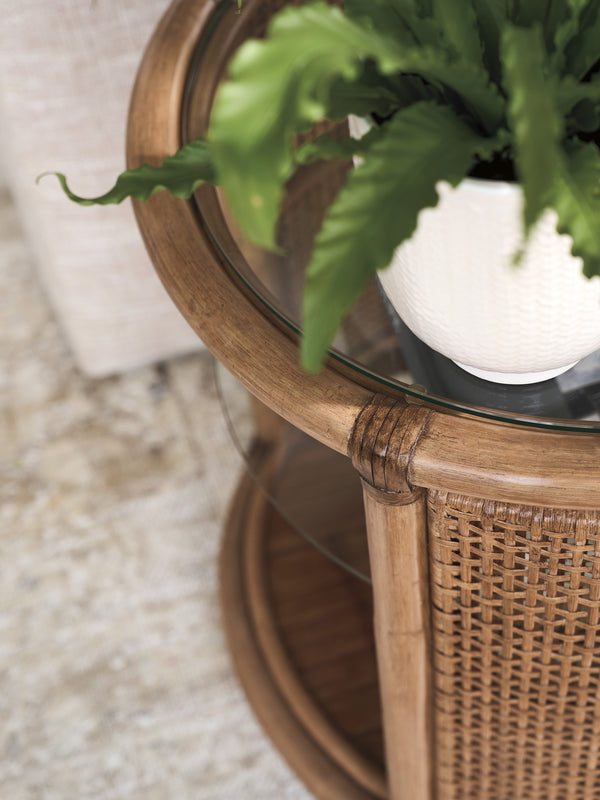 Lexington Tommy Bahama Home Tortuga Round End Table – Coastal-inspired Elegance With Glass Top, Rattan Base & Natural Materials Sunwashed  579-950c