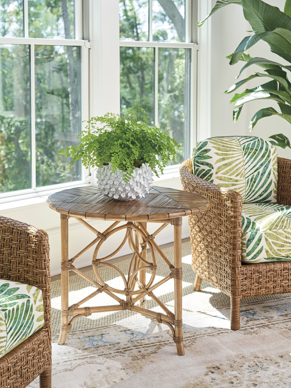 Lexington Tommy Bahama Home Palm Island Coastal-inspired Drop-leaf Accent Table With Woven Raffia And Elegant Brass Hardware Sunwashed  579-955