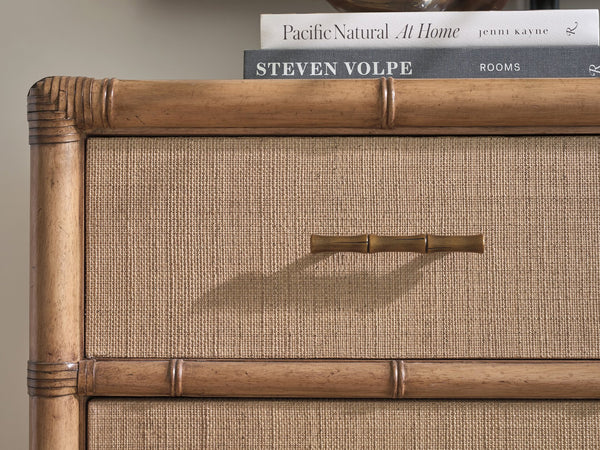 Lexington Tommy Bahama Home Dolphin Cay Hall Chest: Elegant Raffia Design With Soft-close Drawers & Glass Top For Coastal Living Sunwashed  579-973