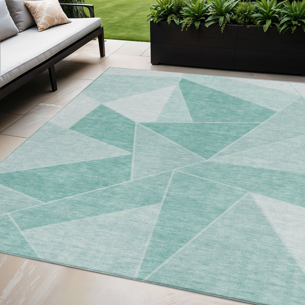 Homeroots 3' Geometric Artichoke Green Area Rug - Stylish Washable Design For Indoor & Outdoor Spaces 5' X 8' Polyester 580006